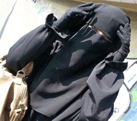 British Jihadi Bride Kadiza Sultana Was Too Scared To Flee Isis After Public Execution Daily