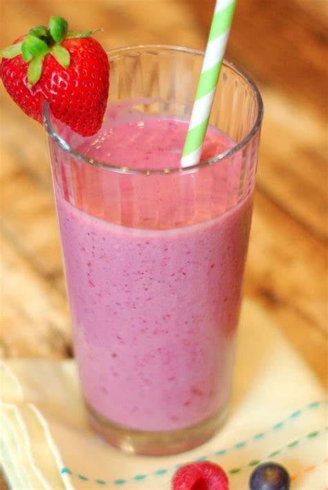 Basic Berry Smoothie High Protein Home And Plate Recipe Basic Smoothie Recipe Berry