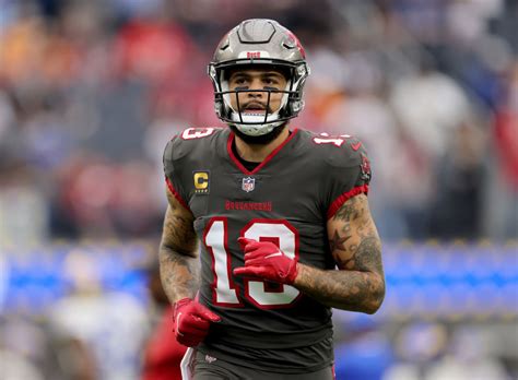 Mike Evans Speaks Openly About His Father Being Murdered By His Uncle
