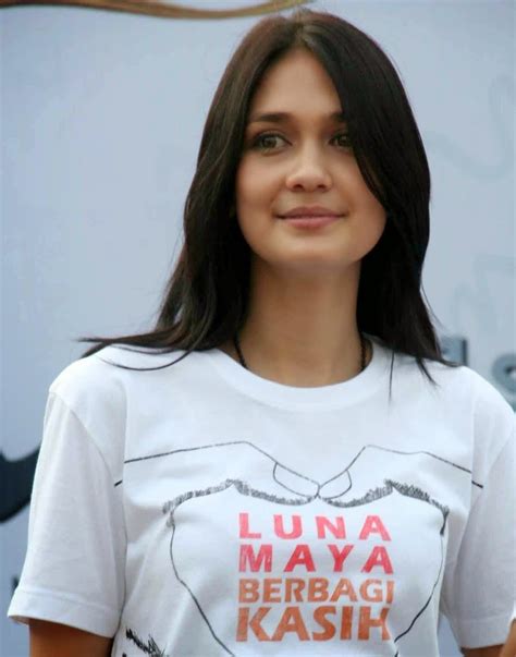 Luna Maya Indonesian Top Actress And Model Her Brief Interesting Info
