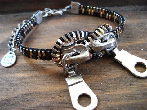 double zipper bracelet | Zipper bracelet, Zipper jewelry, Zipper crafts