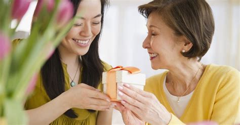 10 Ways To Build A Great Relationship With Your Mother In Law Bridestory Blog