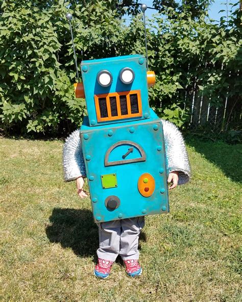 Homemade Robot Costume I Made My Son This Robot Out Of Cardboard Boxes