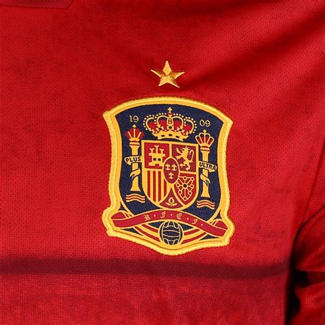 Seleção da espanha chega para almoçar na batel grill em curitiba. Camisa Seleção Espanha Home 20/21 s/nº Torcedor Adidas ...