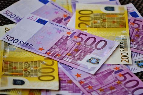 Wilt u met spoed 500 euro lenen? Mit 500-Euro-Schein bezahlen: Wo und wie lange geht es ...