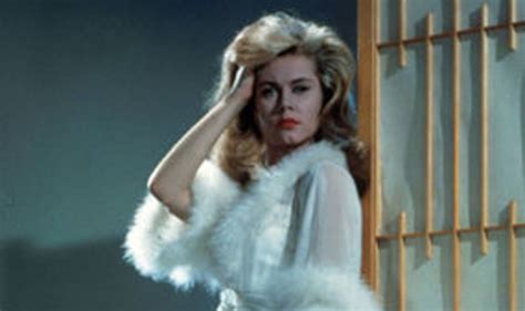 Elizabeth Montgomery Bewitched Them All Express Yourself Comment