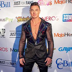 Here Are Some Of Your Favorite Stars At The Th Cybersocket Awards Queerclick