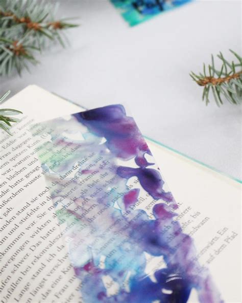 DIY Lesezeichen basteln - Geschenkidee mit Wasserfarben