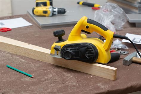 9 Must Have Woodworking Power Tools To Power Up Your Workshop