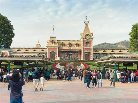 11 Things You Must See In Hong Kong Disneyland — The Sweetest Escapes