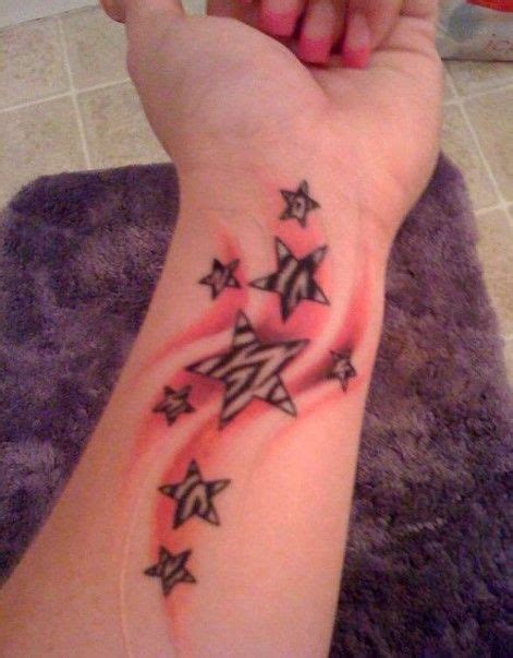 Star tattoo is an old tattoo design patronized by many tattoo enthusiasts. Best Tattoo Ideas For Men | Shooting star tattoo, Star ...