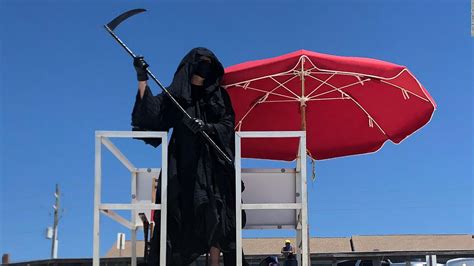 A Florida Man Visiting Beaches Dressed As The Grim Reaper Says Governor