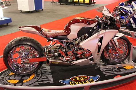 More than just a group of builders, revival fixes bikes, owns their own store where riders can pick needed gear for their rides, and participates in motorcycle shows and events. 2013 Final - J&P Ultimate Builder Custom Bike Show - The ...