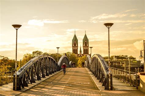 Blaue brücke ist liegt in der nähe von eschholzpark. Wiwilíbrücke - StadtBESTEN Freiburg - Das BESTE in deiner ...