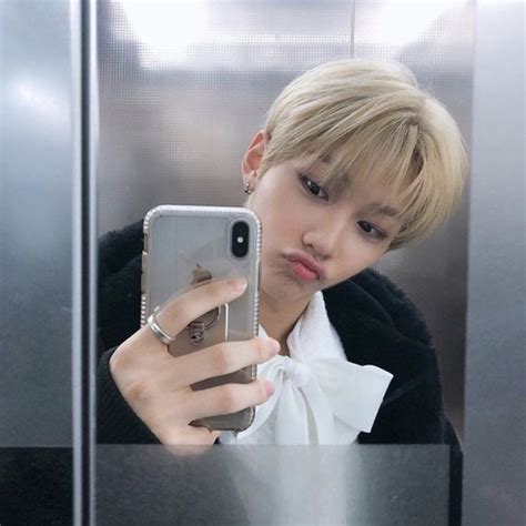 Discover more posts about stray kids pfp. Twitter in 2020 | Felix stray kids, Felix, Kids icon