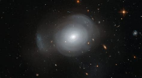 Hubble Views Elliptical Galaxy Pgc 6240