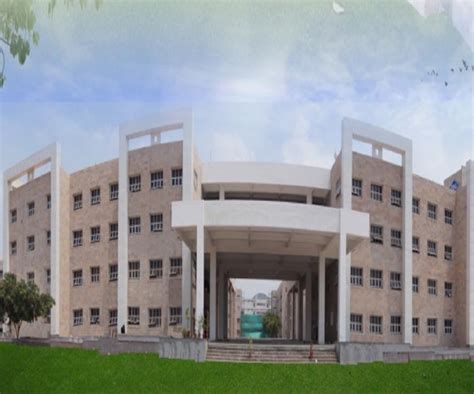 Economics , english, history, islamic studies, persian, philosophy, political science, psychology, statistics & urdu. Psg Neelambur Campus