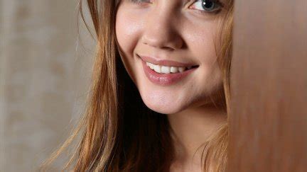 Polina Kadynskaya Women Brunette Model Smiling Women Indoors Open