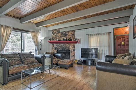 And it's also packed with excellent. NEW! Lake Arrowhead Cabin w/ Hot Tub + Game Room! UPDATED ...