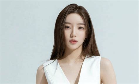 Hong Ji Yoon Biodata Profil Fakta Umur Agama Pacar Film Drama
