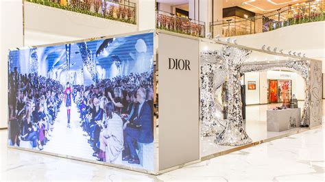 Dior Springsummer 2018 Pop Up Boutique Store Sms Group
