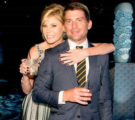 Julie Bowen Files For Divorce From Estranged Husband Scott Phillips