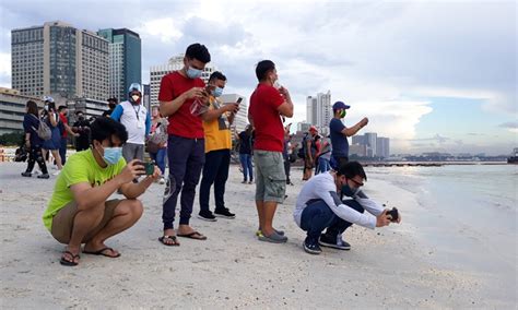 Dolomite Beach Of Manila Bay Draws Crowds Photos