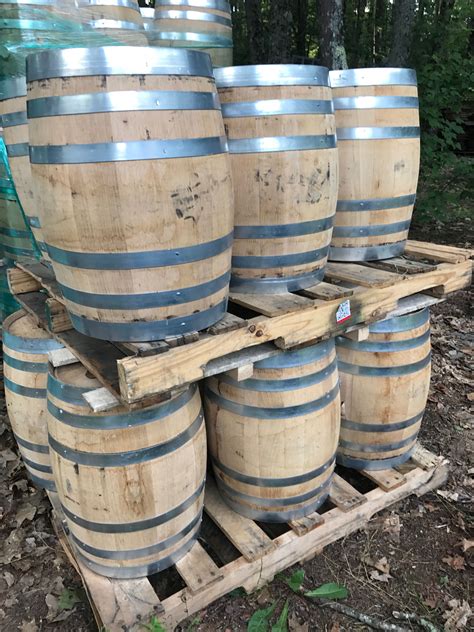 Brand New American Oak Ten Gallon Barrels On Pallets Whiskey Barrel