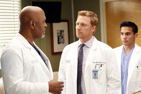Tv series grey's anatomy season 17 downloading at high speed! Grey's Anatomy Sneak Peek: Callie vs. Derek! - TV Fanatic