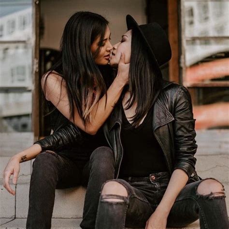 Lesbian Flirting Over Text Loveit Loves Loves Flirtingtips Opendoors Positiveattitude