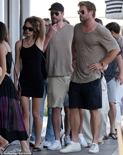 Chris Hemsworth And Brother Liam Grab Lunch With Matt Damon As Their