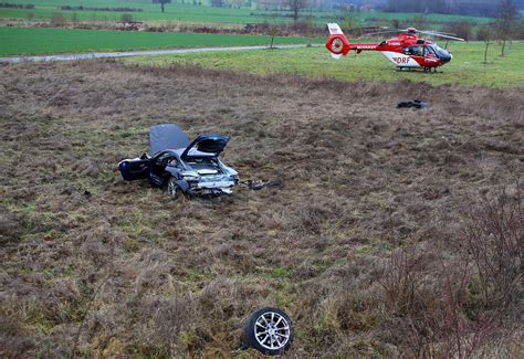 Unfall Porsche Von Fahrer 25 Aus Nrw überschlägt Sich Beifahrer Tot