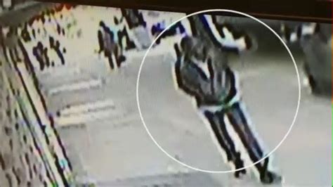 Suspect Randomly Attacks Man Woman In Midtown Manhattan Abc7 New York