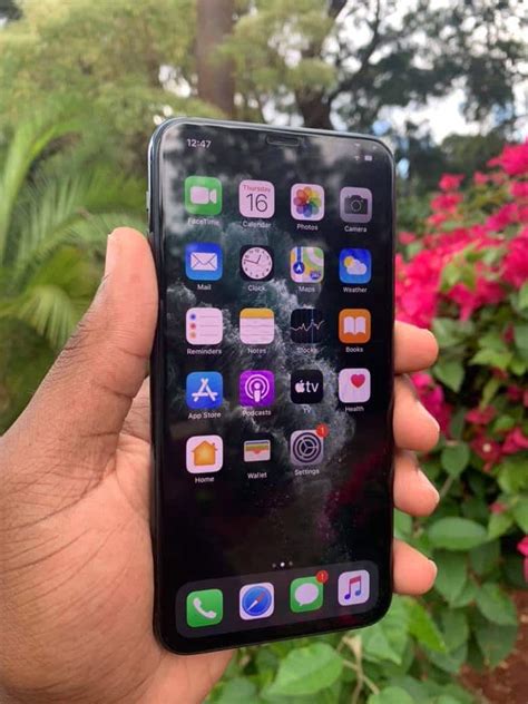 The iphone 13 pro max is apple's biggest phone in the lineup with a massive, 6.7 screen that for the first time in an iphone comes with 120hz promotion display that ensures super smooth scrolling. iPhone 11 Pro Max 256GB - Pamusika.net