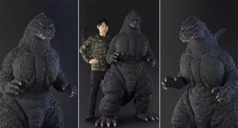 Now You Can Own A Giant Six Foot Godzilla Statue For Only 40k