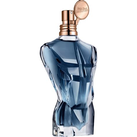And finally, precious woods and costus root make up the warm base notes for a modern, masculine scent. Jean Paul Le Male Essence de Parfum Masculino EDP Intense
