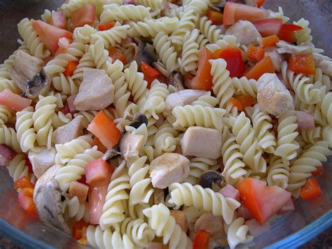 Receita De Salada De Massa Fria Com Legumes Receitas Já Rapidas