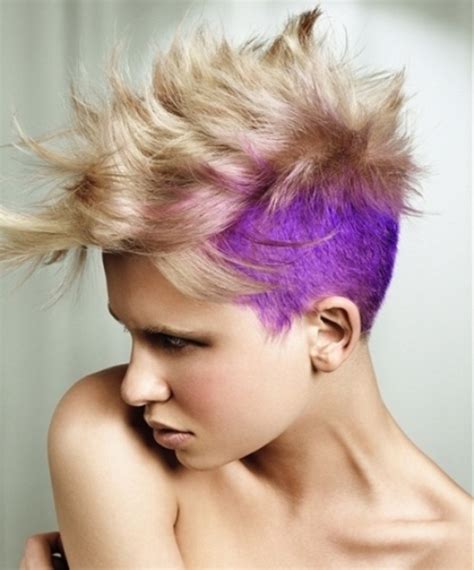 Also, you can put thin, random streaks throughout your hair. Best Two Tone Hairstyles for Women