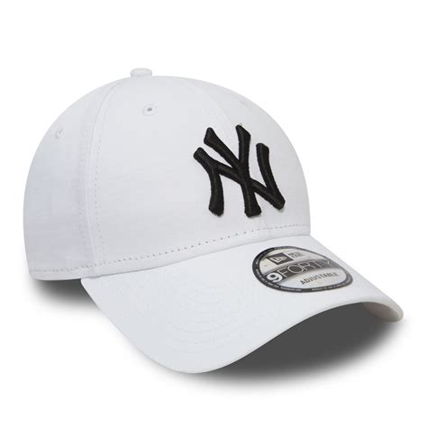 Official New Era League Basic New York Yankees 9forty Cap A1701282