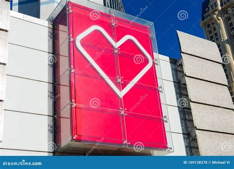 Logo De CVS Pharmacy Heart En La Farmacia Foto de archivo editorial