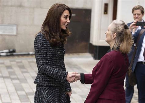 Kate Middleton Osa Con La Gonnellina La Duchessa Di Cambridge Seduce Tutti Ancora Una Volta