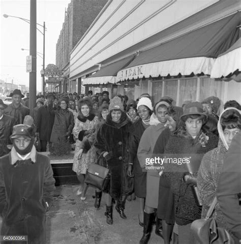 Sam Cookes Funeral In 1964 Celebrities Who Died Young Photo 40972175 Fanpop