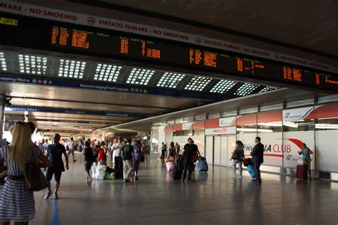 Estación Roma Termini Metro Trenes Y Buses
