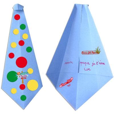 Ce qu'il te faut pour fabriquer ton porte clé fête des pères: Pliage carte cravate origami fête des pères - fête des ...