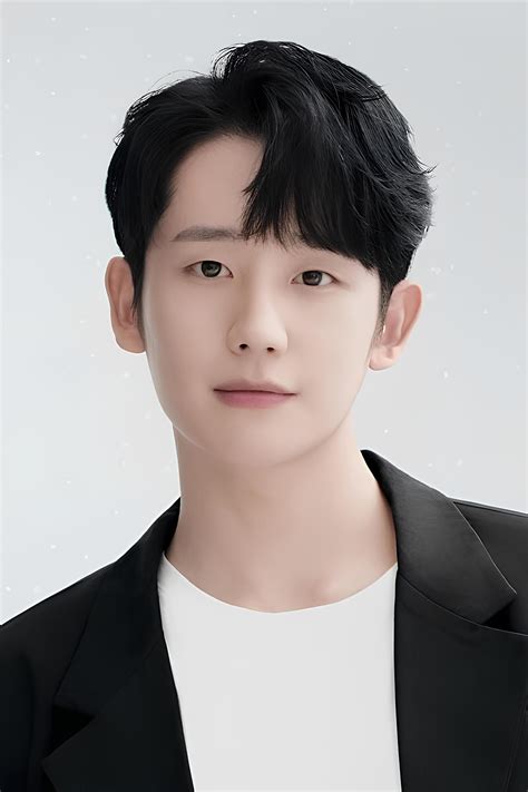 Jung Hae In Biography Asian Celebrity Profile