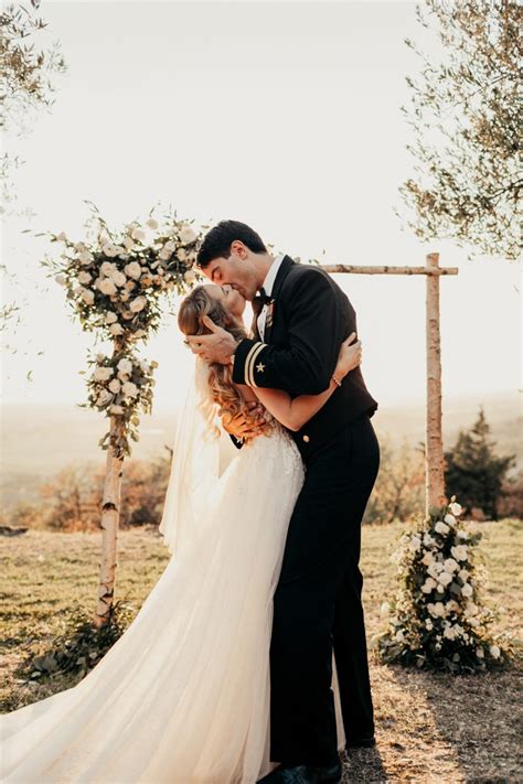 58 Romantic Wedding Photos That Will Melt Your Heart Laptrinhx News