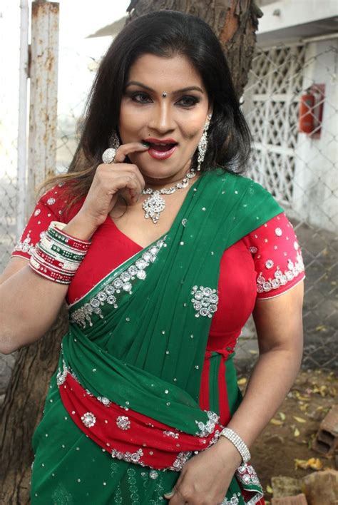 Actress Hd Gallery Tamil Actress Mumtaz Latest Hot Saree Photo Stills