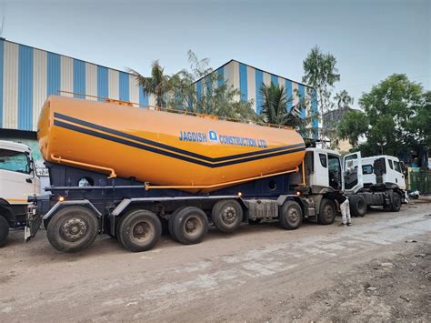 Garima Industries 16 Wheeler Cement Bulker Lifting Capacity 12 Tons