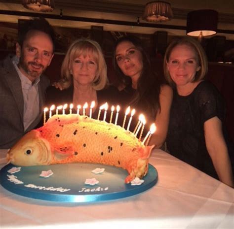 Caras Victoria Beckham Reúne Família Para Celebrar Aniversário Da Mãe
