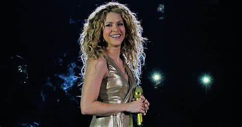 Rainha Do Pop Rolling Stone Afirma Que Shakira é Um Camaleão Transcultural